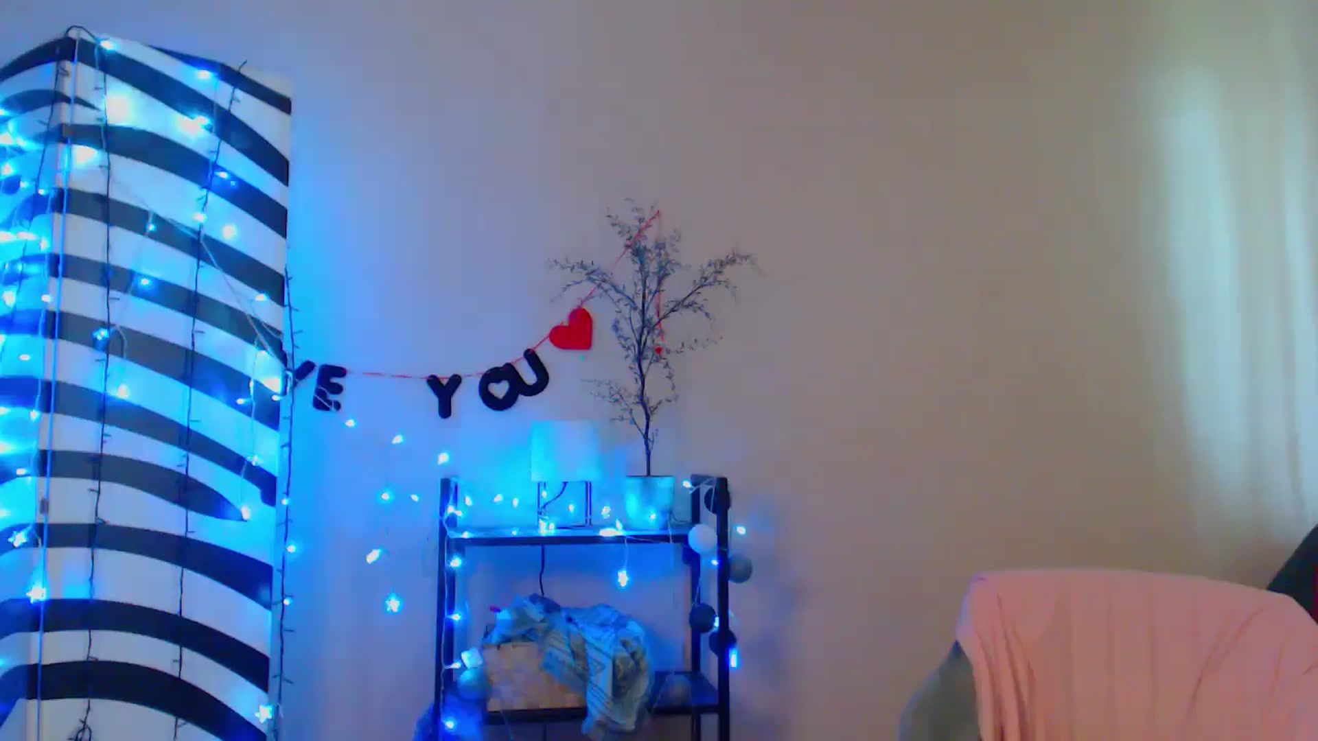 Gallery image thumbnail from MiracleMiss's myfreecams stream on, 06/10/2024, 10:39 image 4 of 20