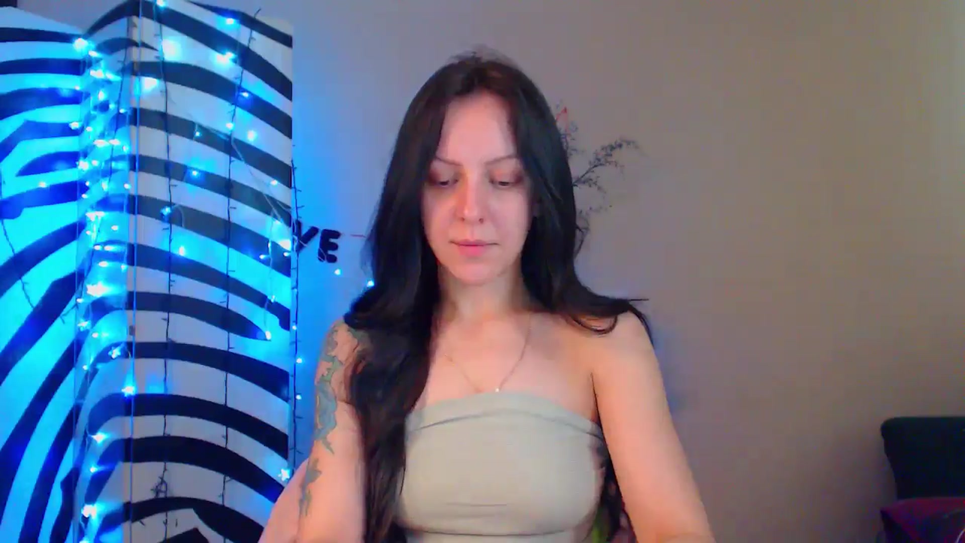 Gallery image thumbnail from MiracleMiss's myfreecams stream on, 06/11/2024, 11:24 image 11 of 20