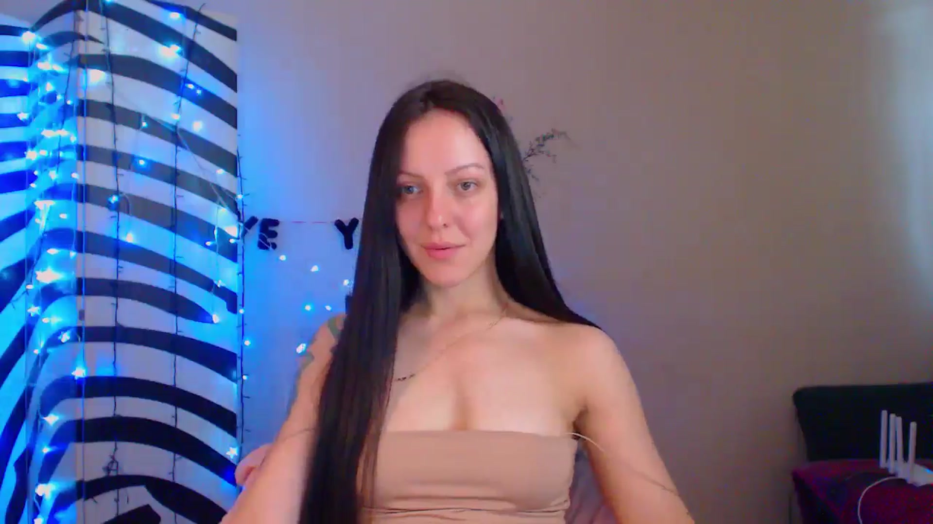 Gallery image thumbnail from MiracleMiss's myfreecams stream on, 06/12/2024, 11:11 image 16 of 20