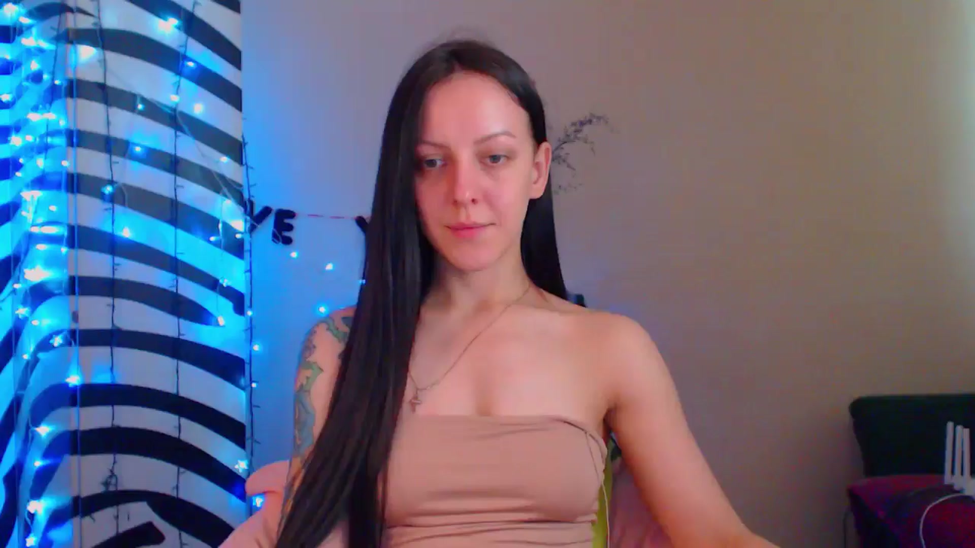Gallery image thumbnail from MiracleMiss's myfreecams stream on, 06/12/2024, 11:11 image 20 of 20