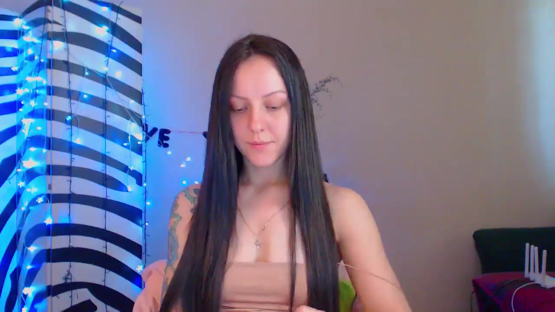 Gallery image thumbnail from MiracleMiss's myfreecams stream on, 06/12/2024, 11:11 image 5 of 20
