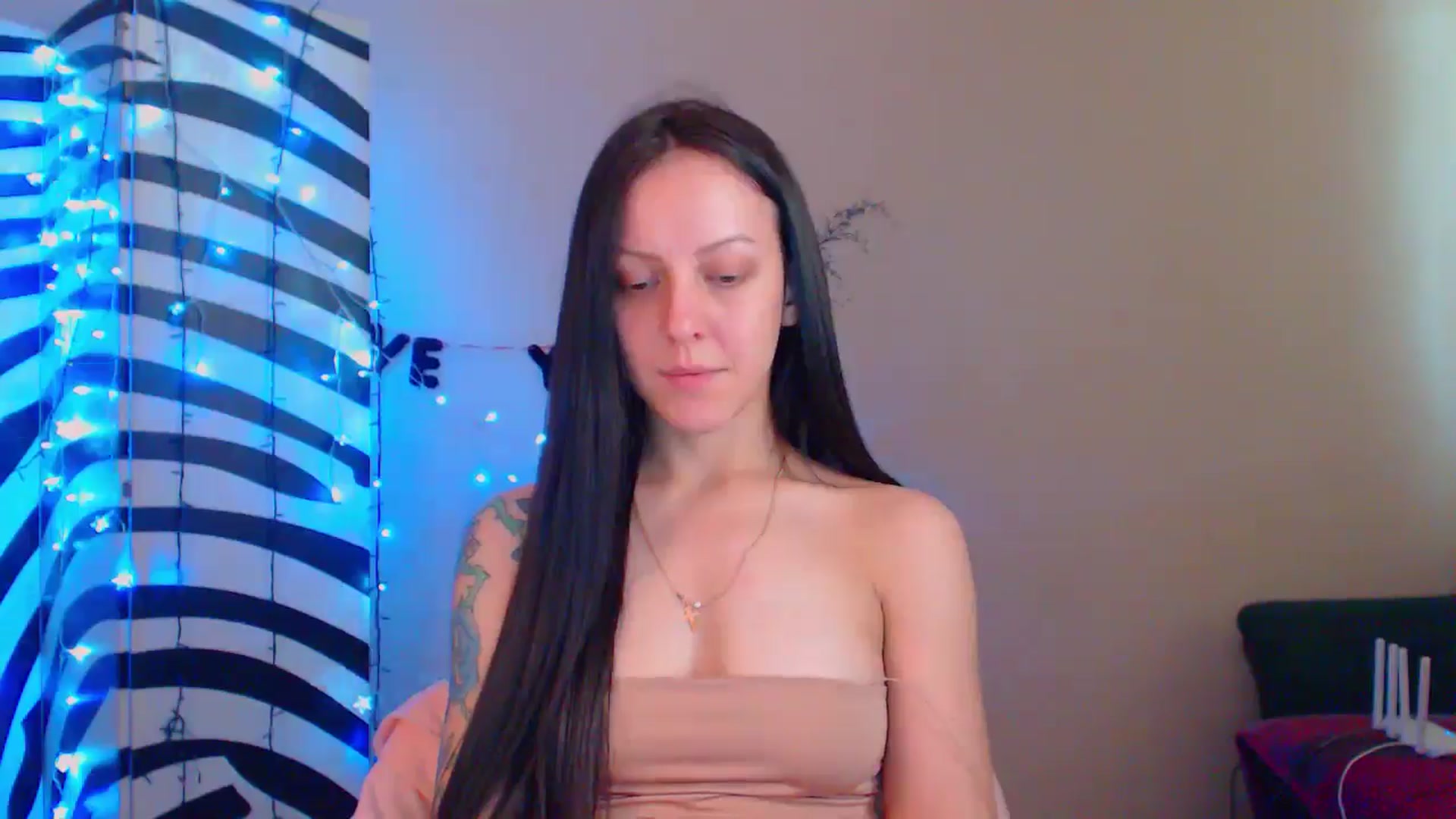 Gallery image thumbnail from MiracleMiss's myfreecams stream on, 06/12/2024, 11:11 image 13 of 20