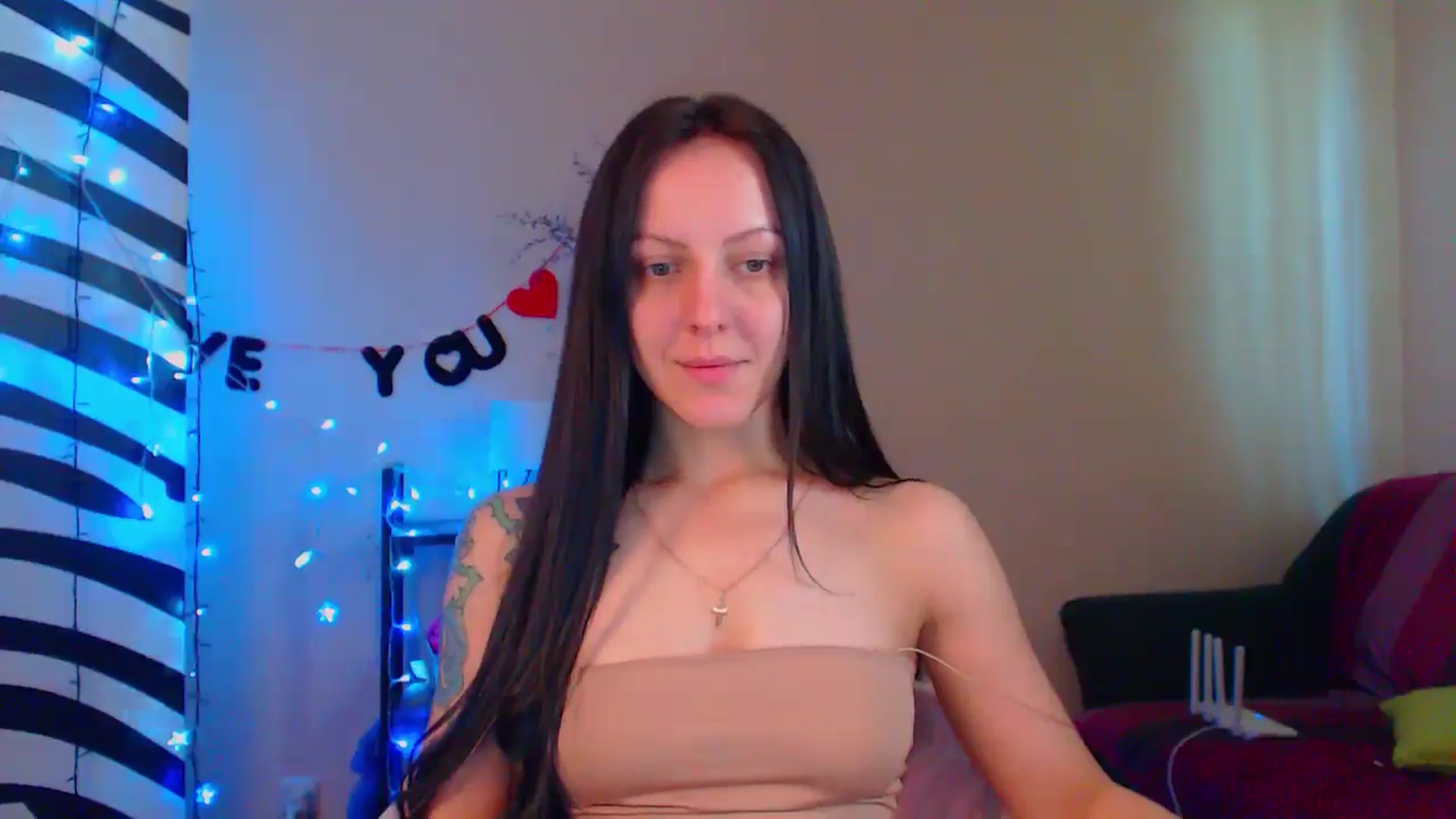 Gallery image thumbnail from MiracleMiss's myfreecams stream on, 06/13/2024, 10:33 image 6 of 20
