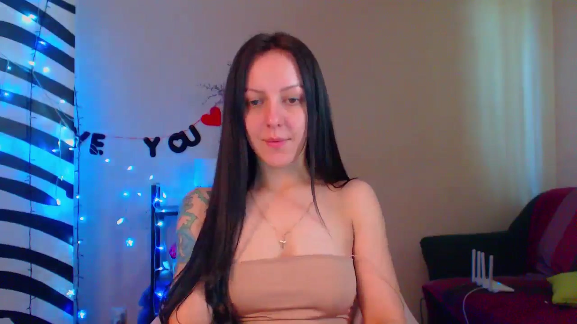 Gallery image thumbnail from MiracleMiss's myfreecams stream on, 06/13/2024, 10:33 image 5 of 20