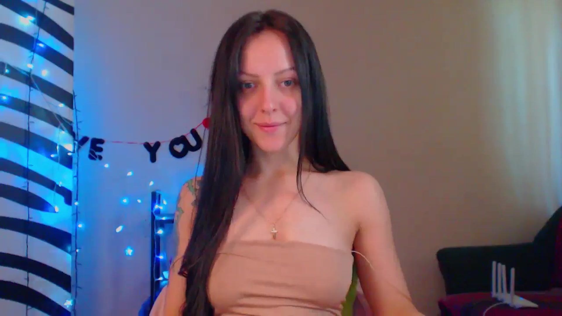 Gallery image thumbnail from MiracleMiss's myfreecams stream on, 06/13/2024, 10:33 image 14 of 20