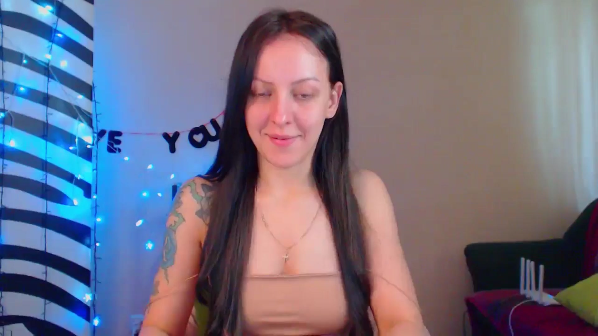 Gallery image thumbnail from MiracleMiss's myfreecams stream on, 06/14/2024, 10:27 image 8 of 20
