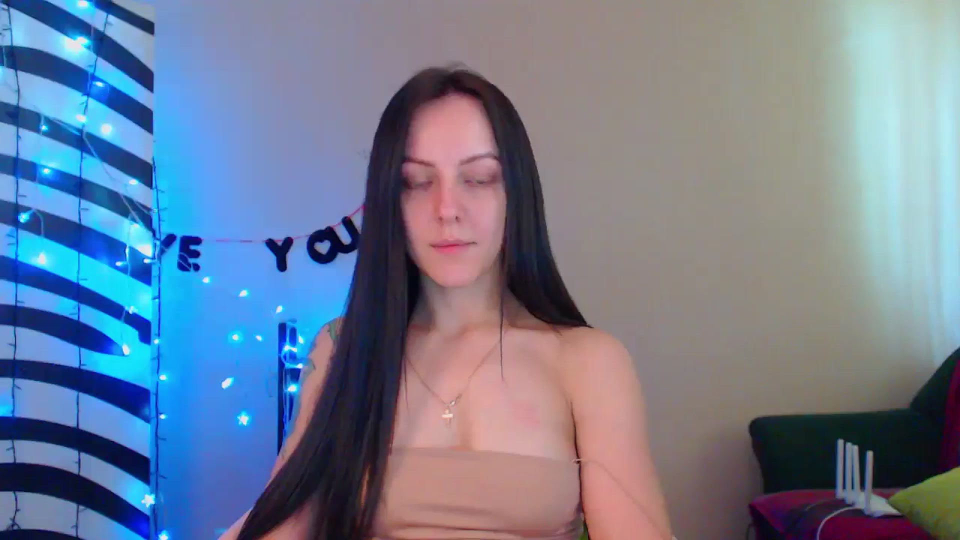 Gallery image thumbnail from MiracleMiss's myfreecams stream on, 06/18/2024, 14:25 image 12 of 20