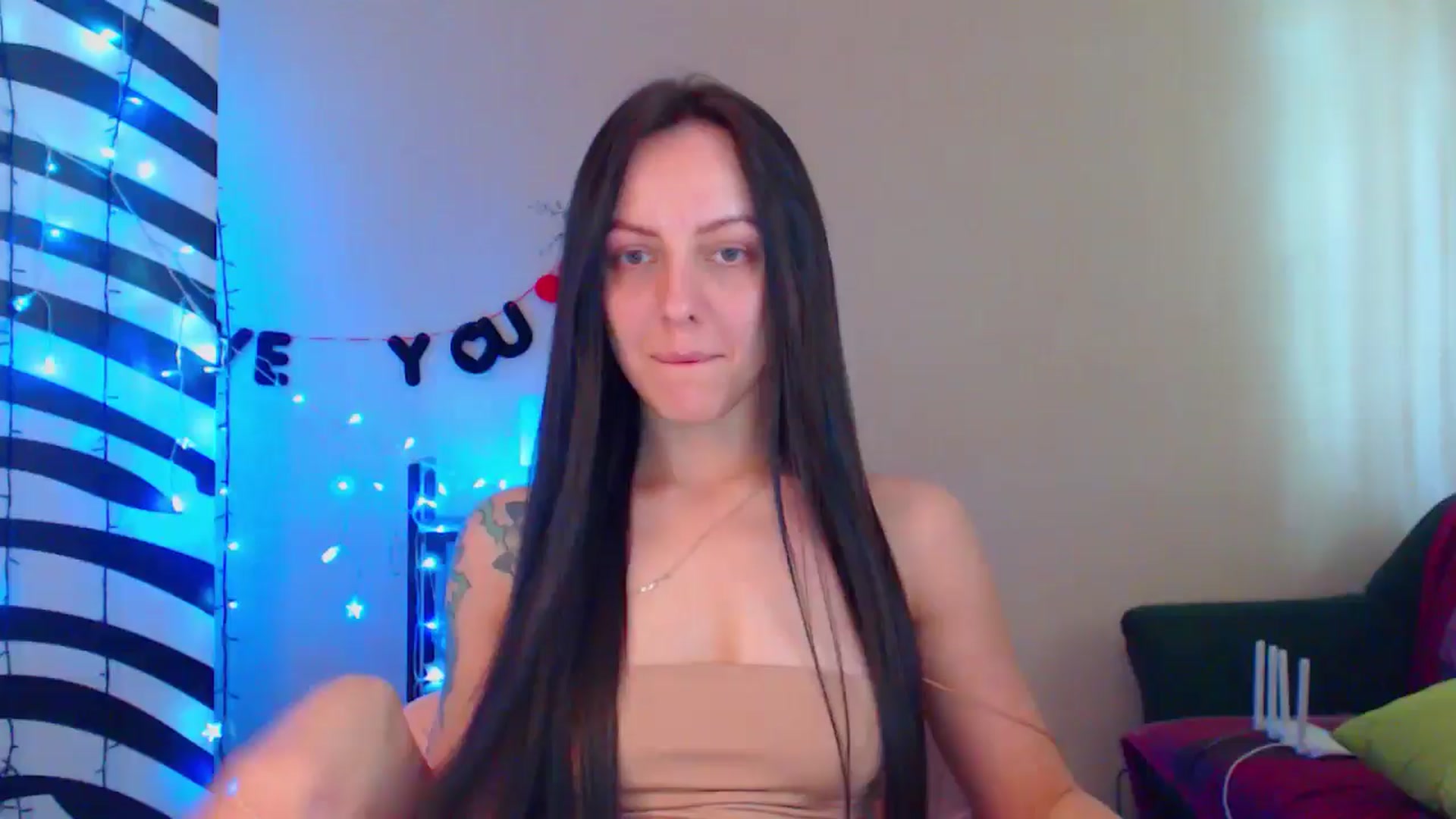 Gallery image thumbnail from MiracleMiss's myfreecams stream on, 06/18/2024, 14:25 image 1 of 20