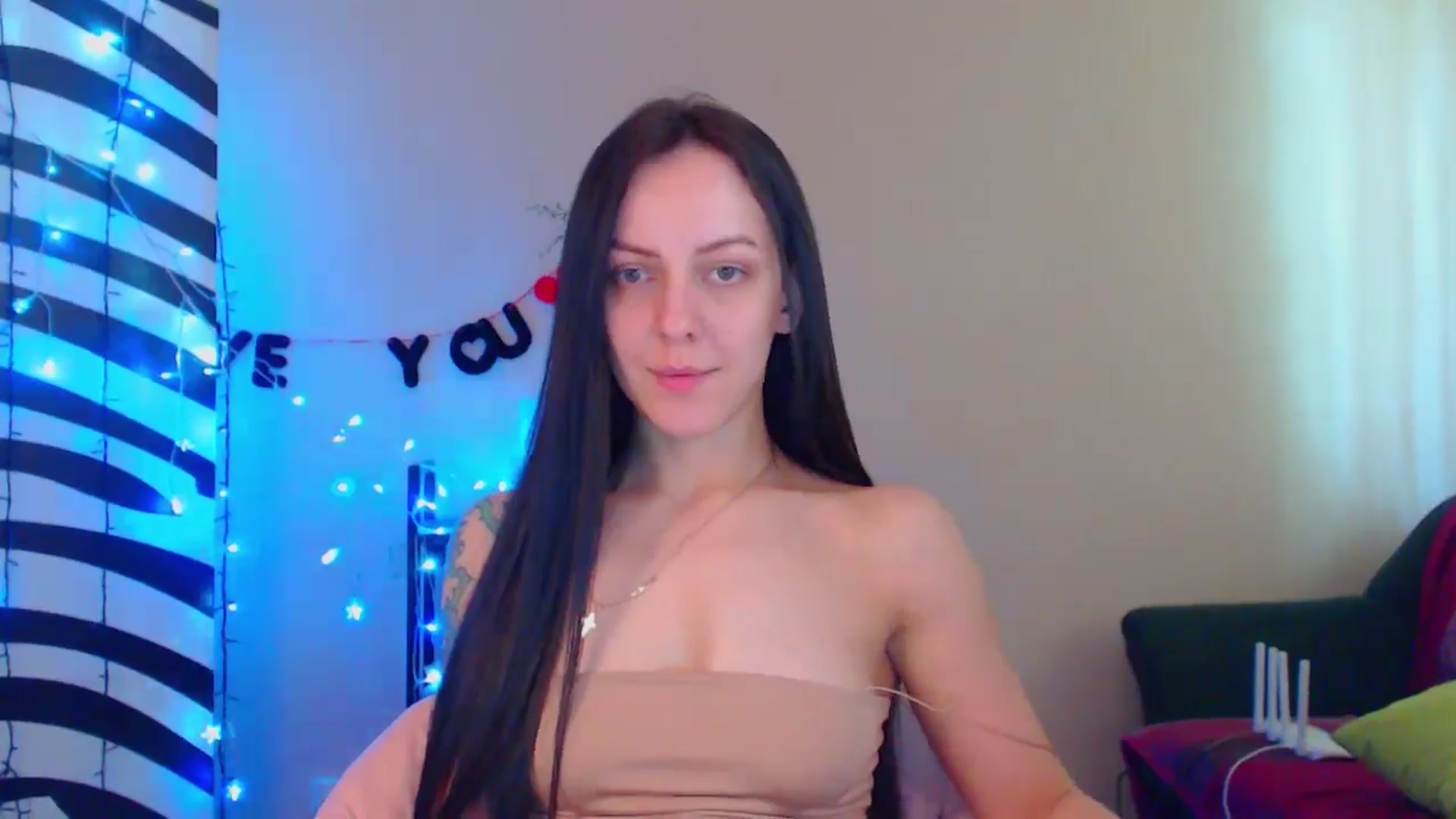 Gallery image thumbnail from MiracleMiss's myfreecams stream on, 06/18/2024, 14:25 image 6 of 20