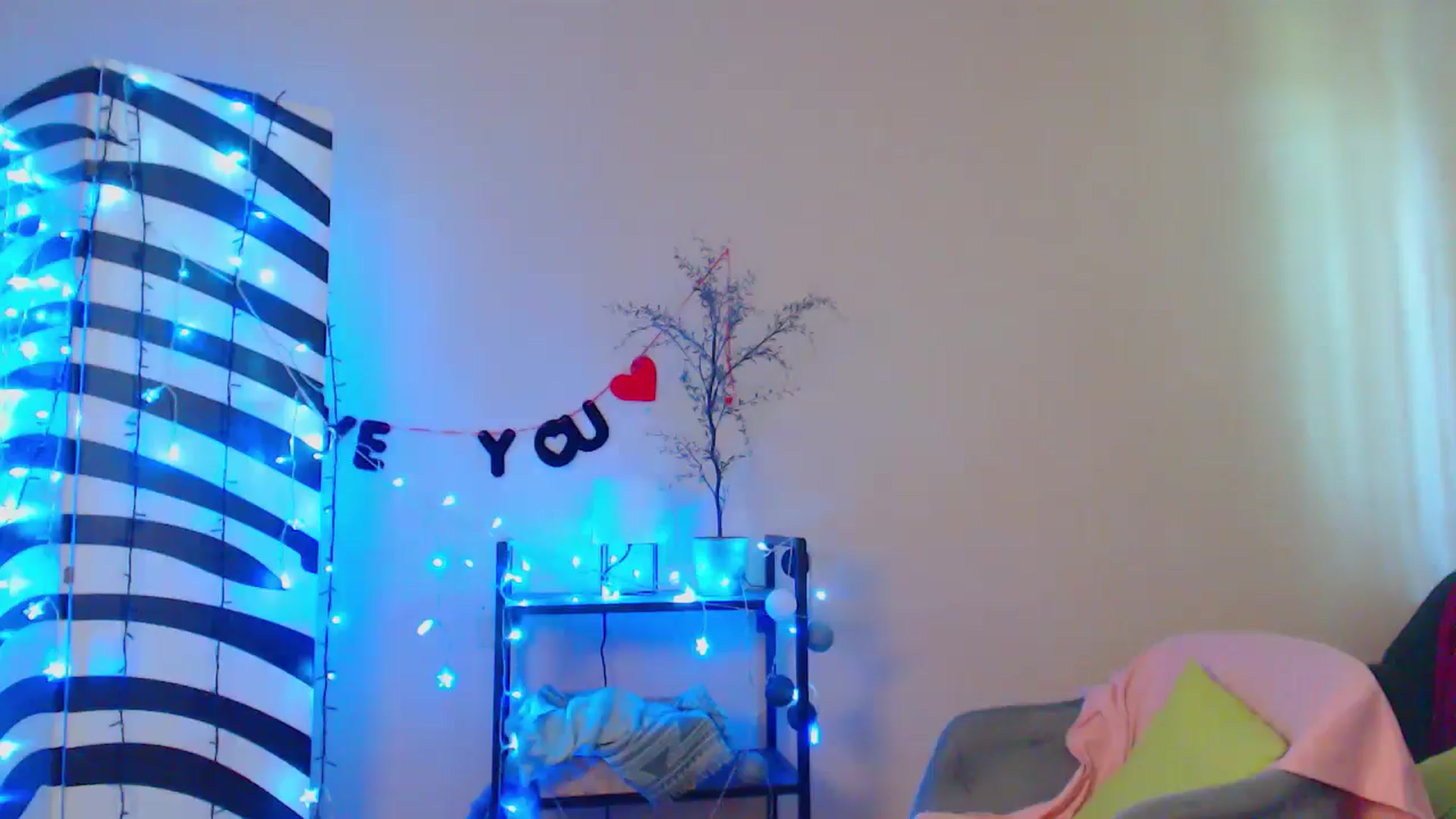 Gallery image thumbnail from MiracleMiss's myfreecams stream on, 06/19/2024, 10:04 image 4 of 20