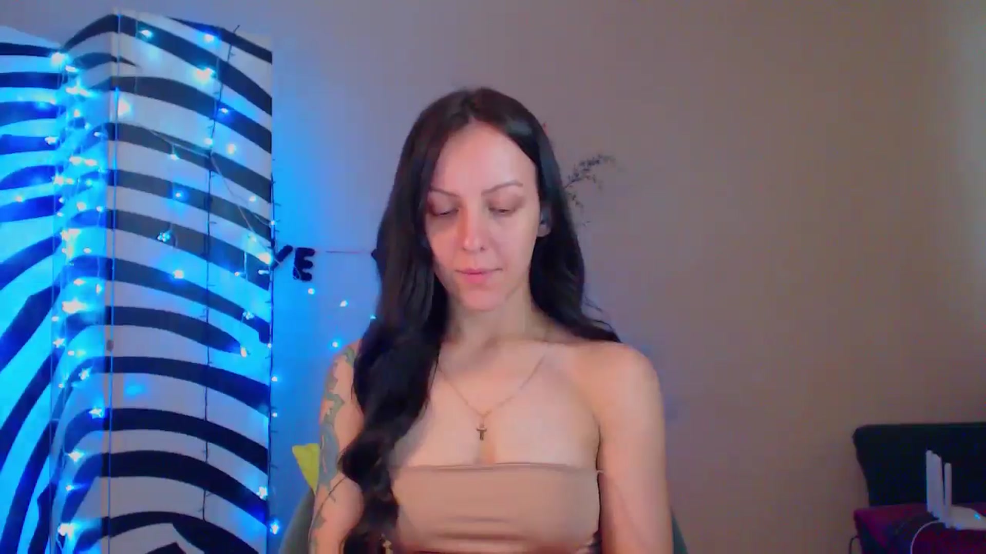 Gallery image thumbnail from MiracleMiss's myfreecams stream on, 06/24/2024, 11:13 image 5 of 20