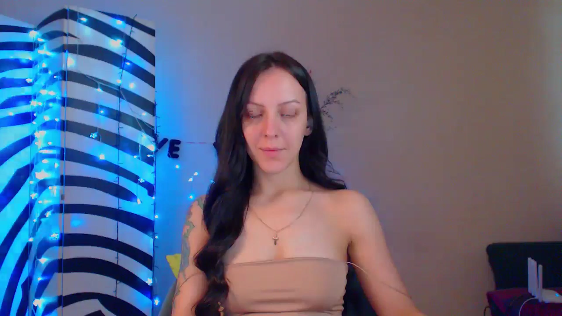 Gallery image thumbnail from MiracleMiss's myfreecams stream on, 06/24/2024, 11:13 image 2 of 20