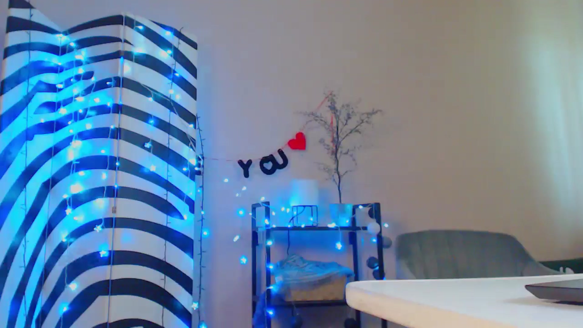 Gallery image thumbnail from MiracleMiss's myfreecams stream on, 06/27/2024, 13:26 image 18 of 20