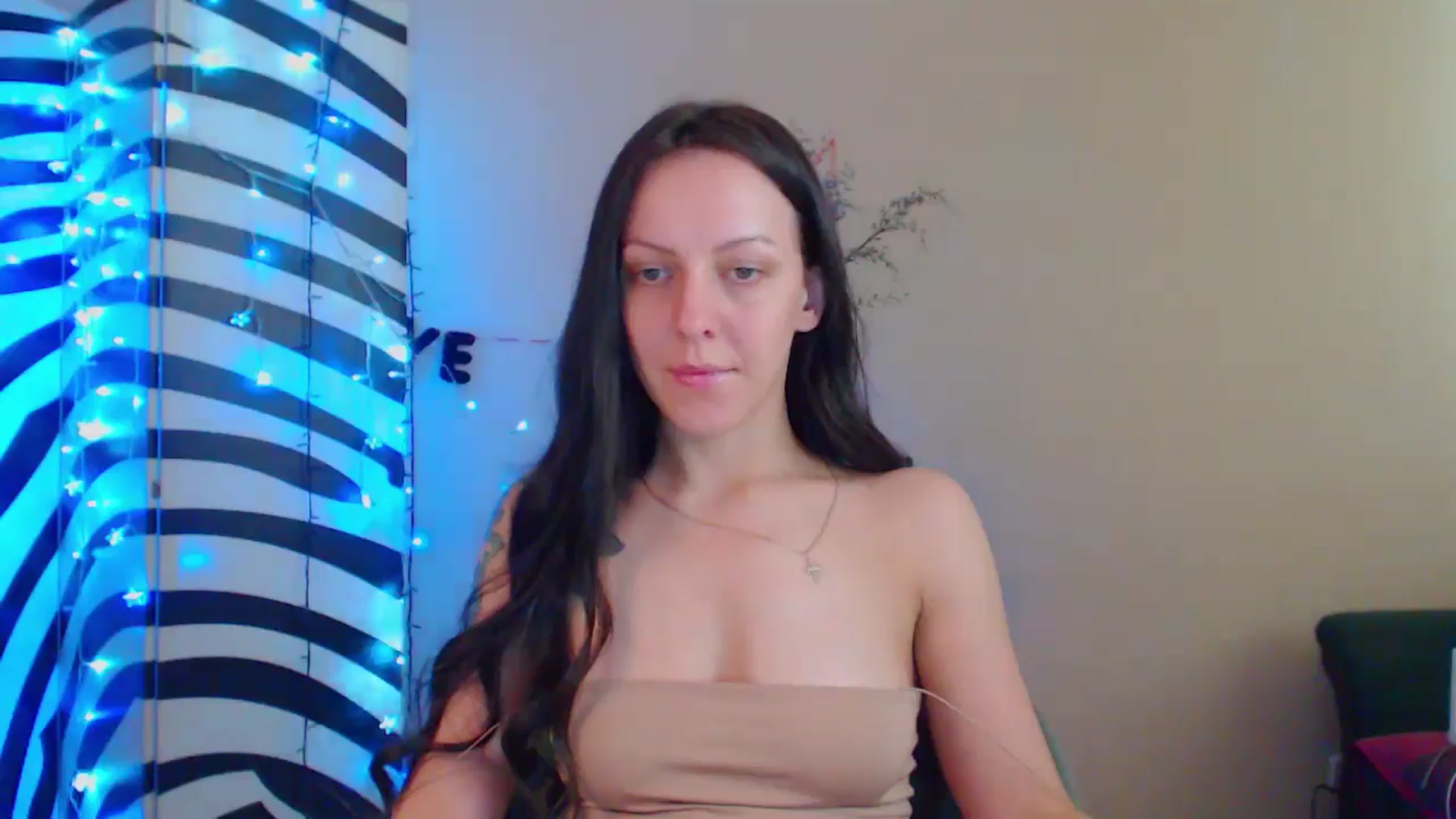Gallery image thumbnail from MiracleMiss's myfreecams stream on, 06/28/2024, 15:42 image 15 of 20