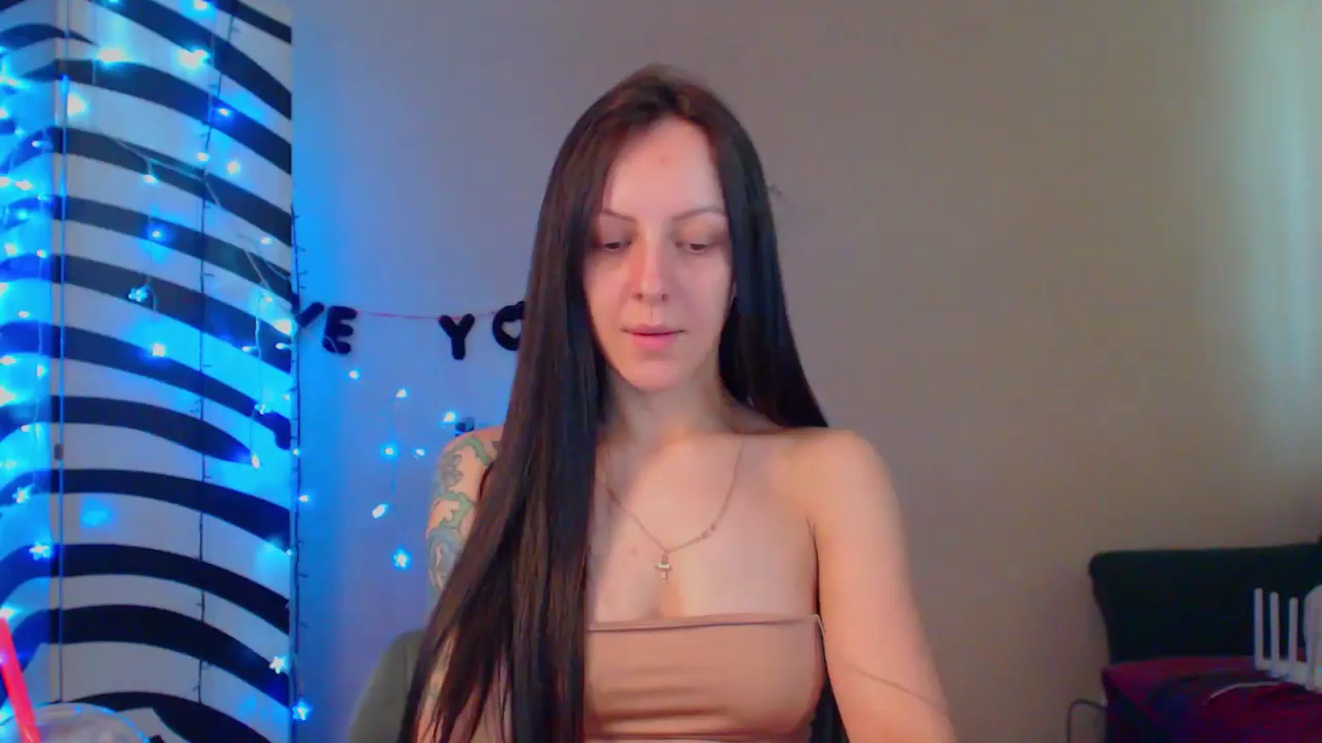 Gallery image thumbnail from MiracleMiss's myfreecams stream on, 07/03/2024, 10:32 image 16 of 20