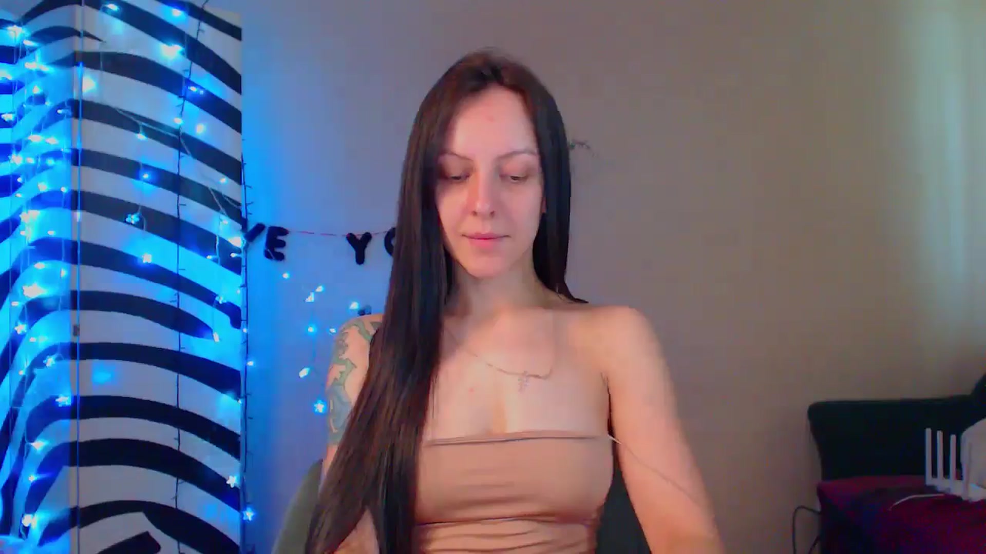 Gallery image thumbnail from MiracleMiss's myfreecams stream on, 07/03/2024, 10:32 image 2 of 20