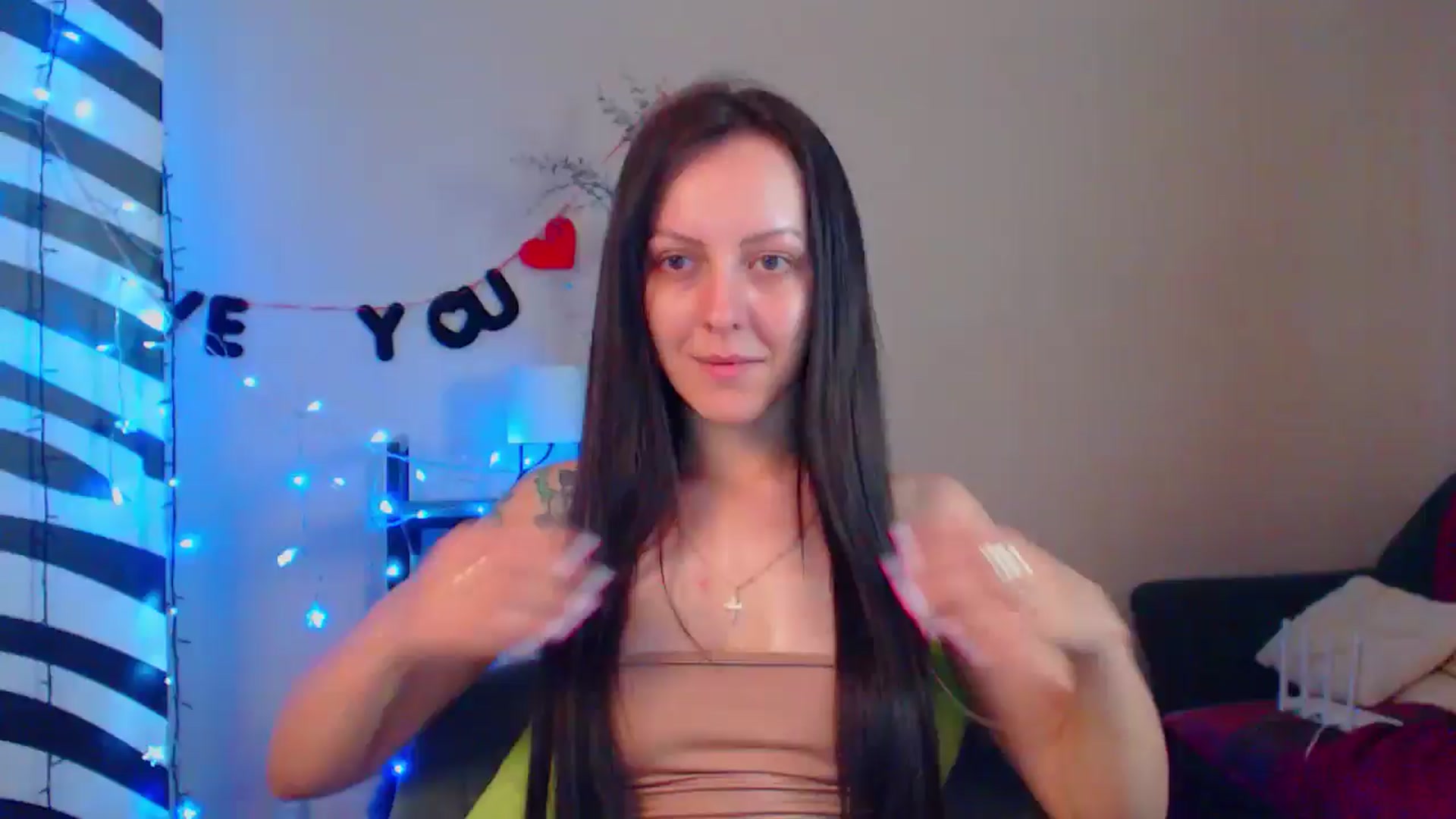 Gallery image thumbnail from MiracleMiss's myfreecams stream on, 07/04/2024, 14:18 image 2 of 20