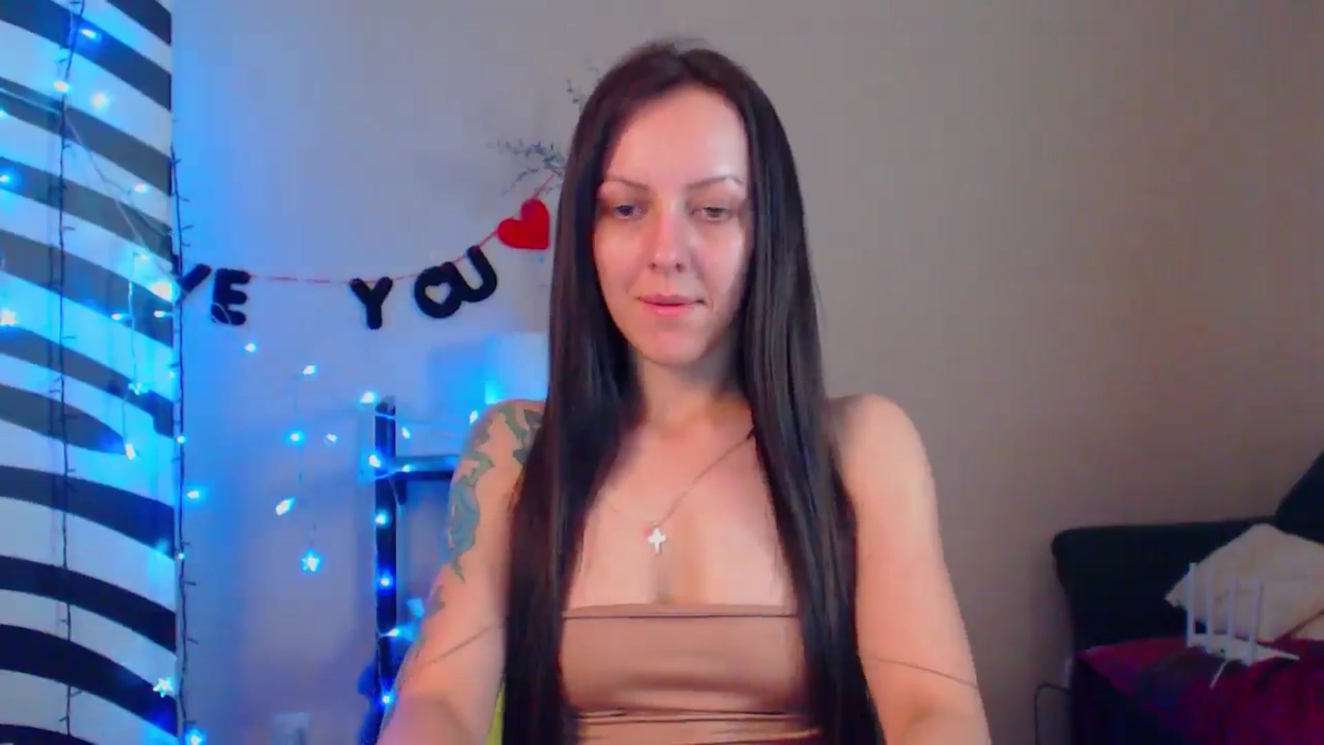 Gallery image thumbnail from MiracleMiss's myfreecams stream on, 07/04/2024, 14:18 image 5 of 20
