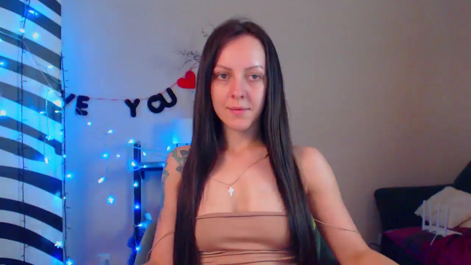 Gallery image thumbnail from MiracleMiss's myfreecams stream on, 07/04/2024, 14:18 image 6 of 20
