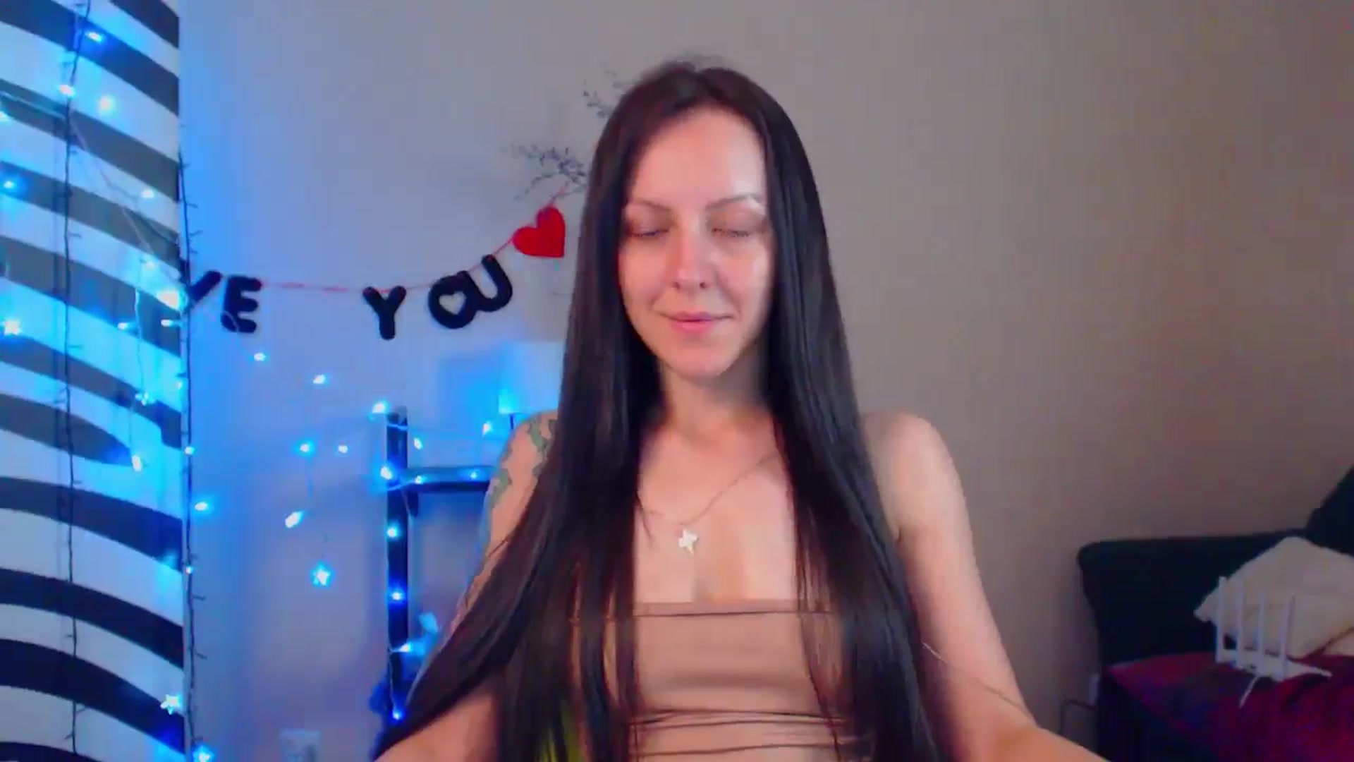 Gallery image thumbnail from MiracleMiss's myfreecams stream on, 07/04/2024, 14:18 image 12 of 20