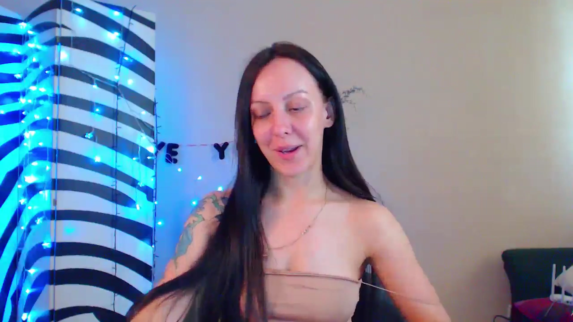 Gallery image thumbnail from MiracleMiss's myfreecams stream on, 07/05/2024, 15:01 image 11 of 20