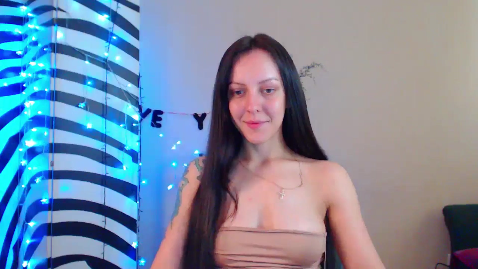 Gallery image thumbnail from MiracleMiss's myfreecams stream on, 07/05/2024, 15:35 image 6 of 20