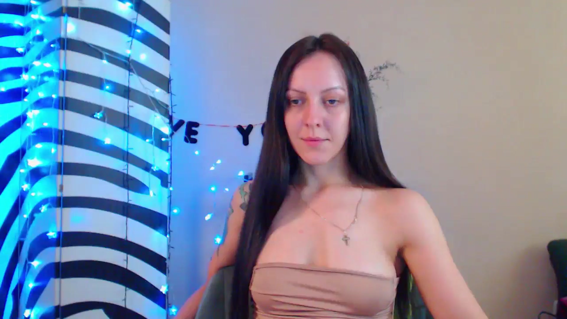 Gallery image thumbnail from MiracleMiss's myfreecams stream on, 07/05/2024, 15:35 image 19 of 20