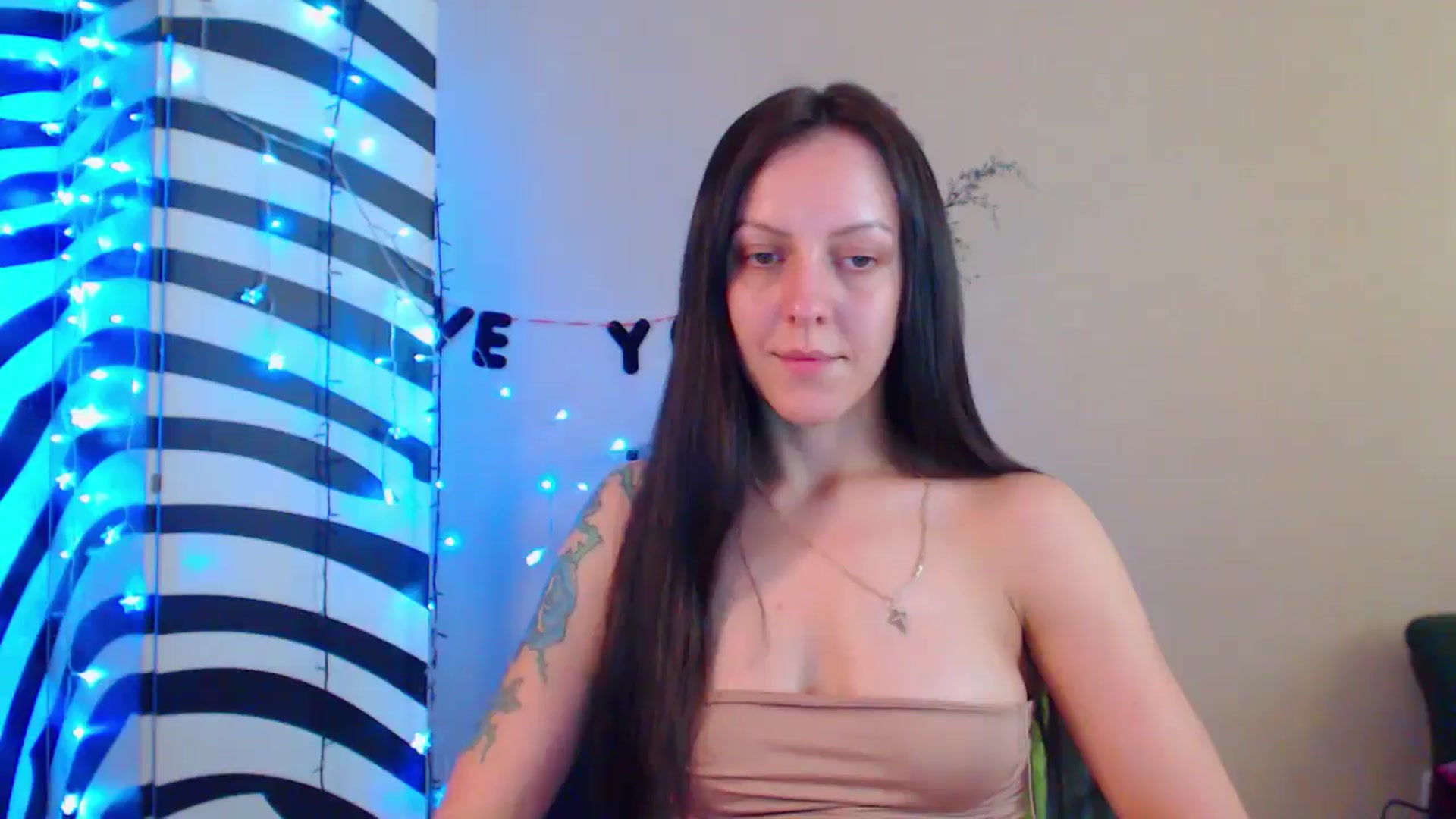 Gallery image thumbnail from MiracleMiss's myfreecams stream on, 07/05/2024, 15:35 image 15 of 20