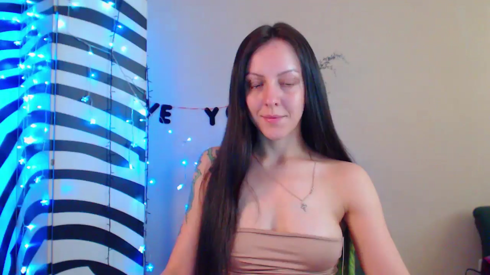 Gallery image thumbnail from MiracleMiss's myfreecams stream on, 07/05/2024, 15:35 image 16 of 20