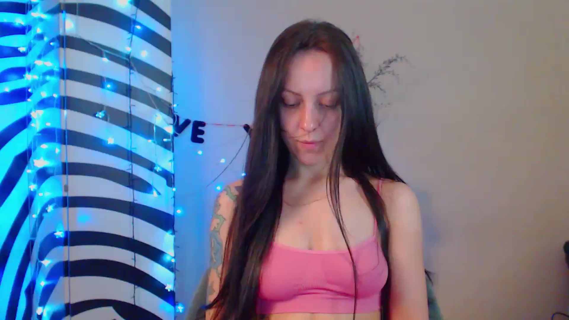 Gallery image thumbnail from MiracleMiss's myfreecams stream on, 07/06/2024, 10:11 image 1 of 20