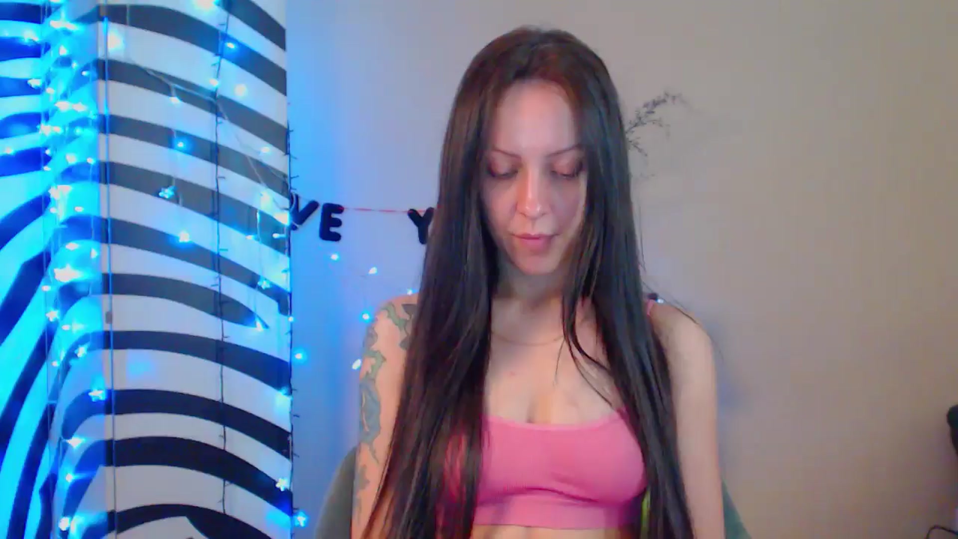 Gallery image thumbnail from MiracleMiss's myfreecams stream on, 07/06/2024, 10:11 image 5 of 20