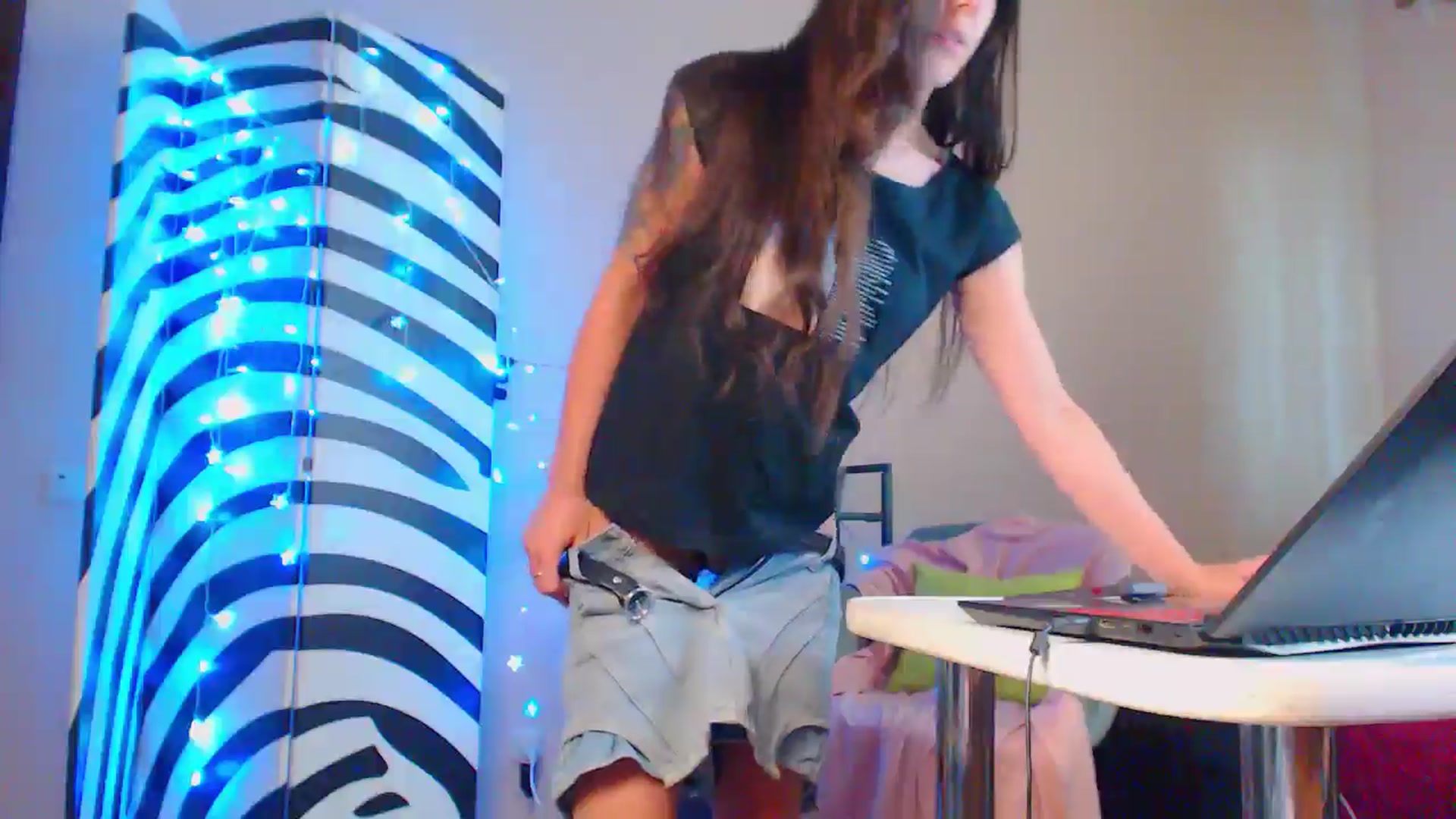 Gallery image thumbnail from MiracleMiss's myfreecams stream on, 07/18/2024, 16:24 image 18 of 20