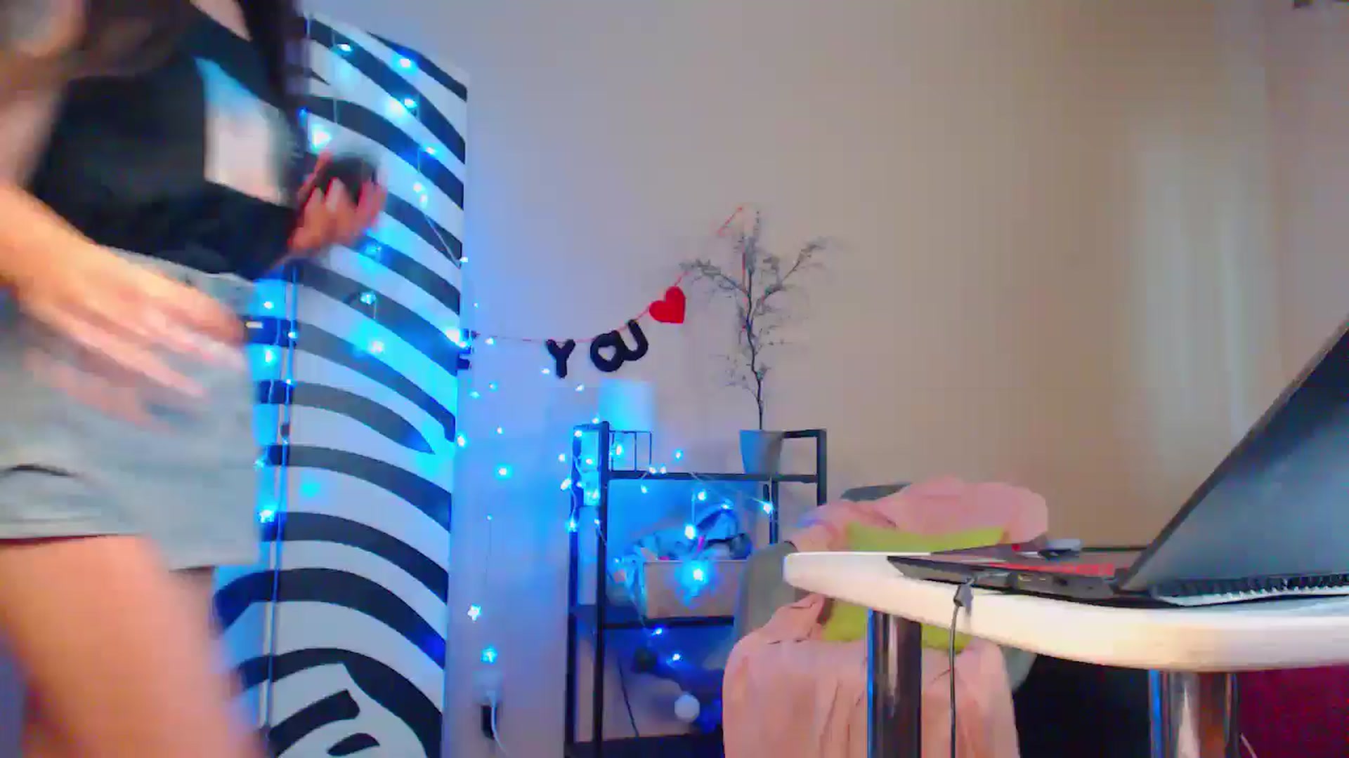 Gallery image thumbnail from MiracleMiss's myfreecams stream on, 07/18/2024, 16:24 image 20 of 20
