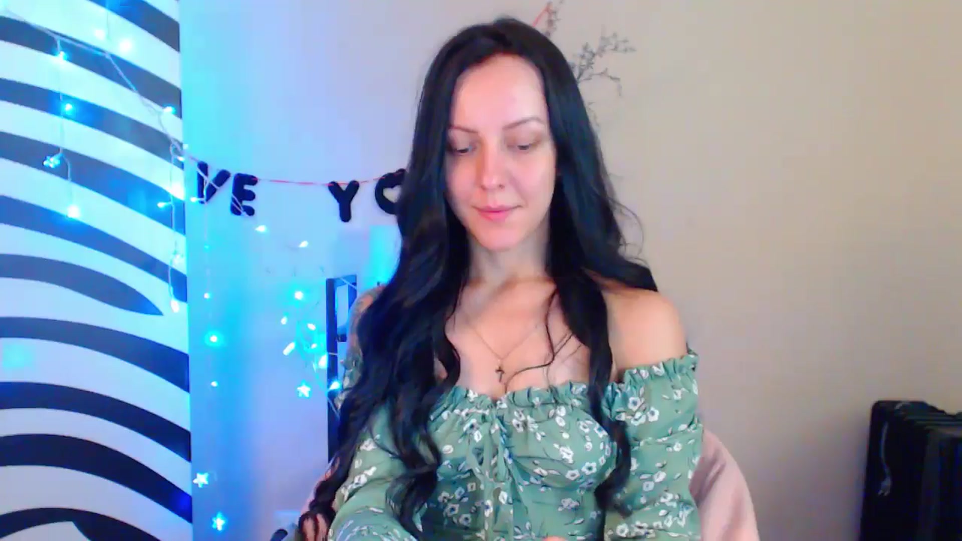 Gallery image thumbnail from MiracleMiss's myfreecams stream on, 07/24/2024, 09:48 image 13 of 20
