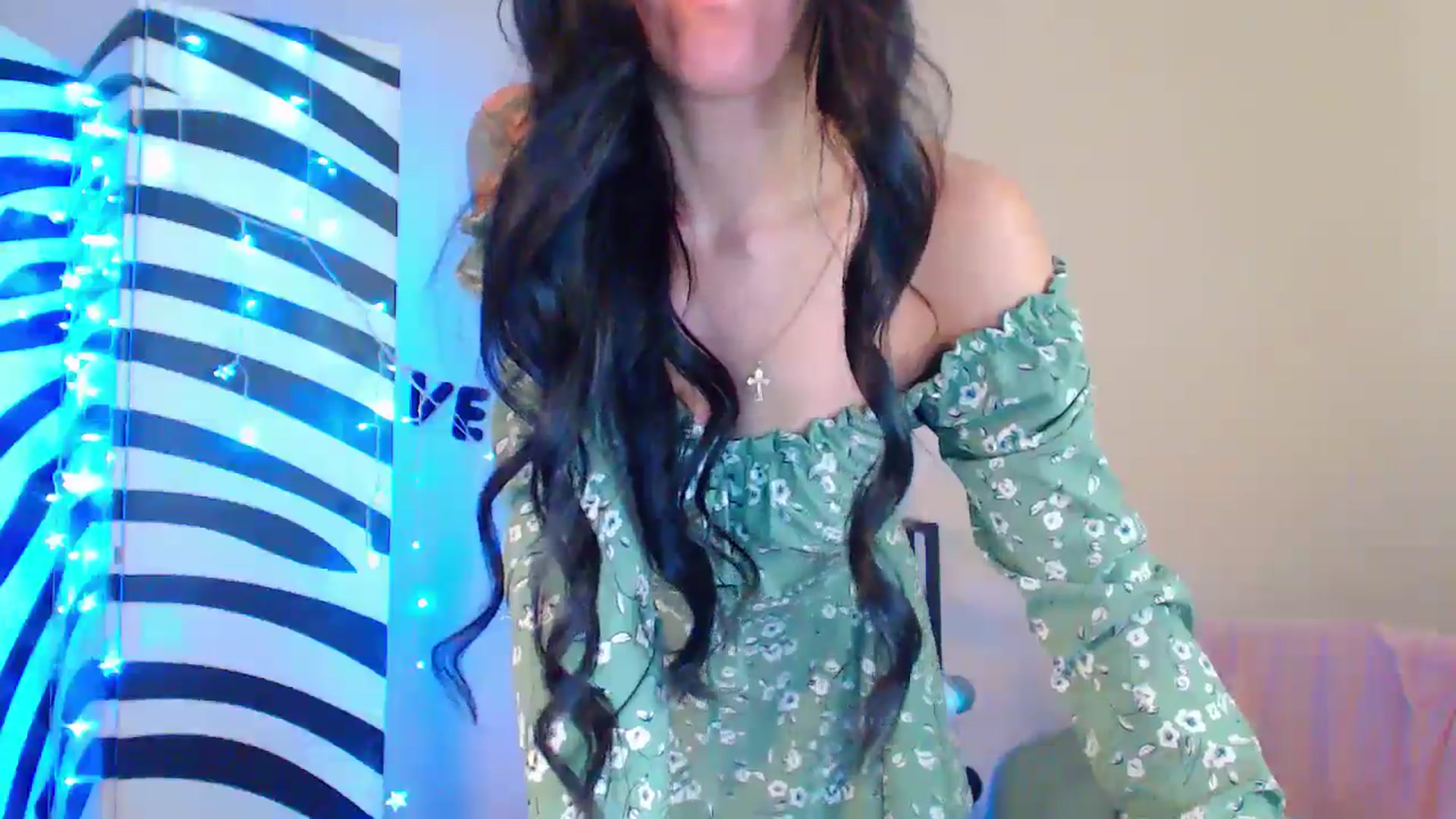Gallery image thumbnail from MiracleMiss's myfreecams stream on, 07/24/2024, 09:48 image 7 of 20
