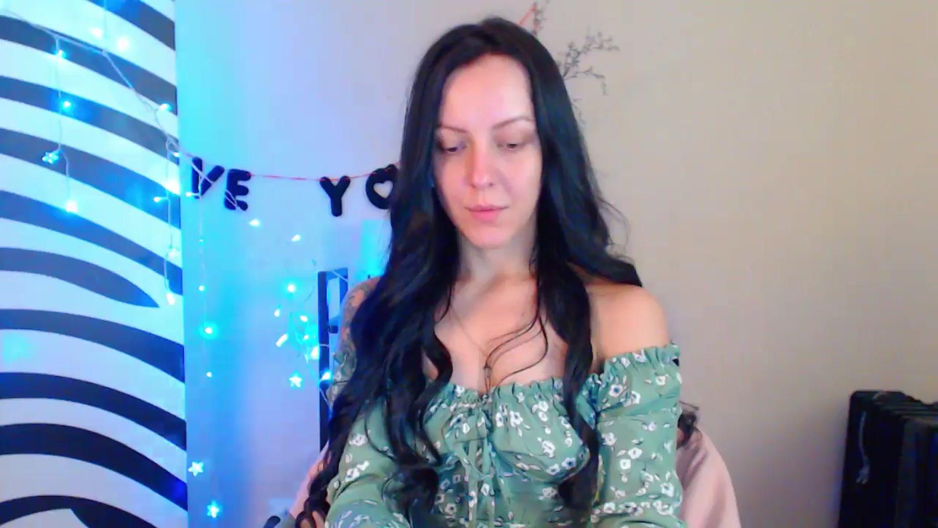 Gallery image thumbnail from MiracleMiss's myfreecams stream on, 07/24/2024, 09:48 image 14 of 20