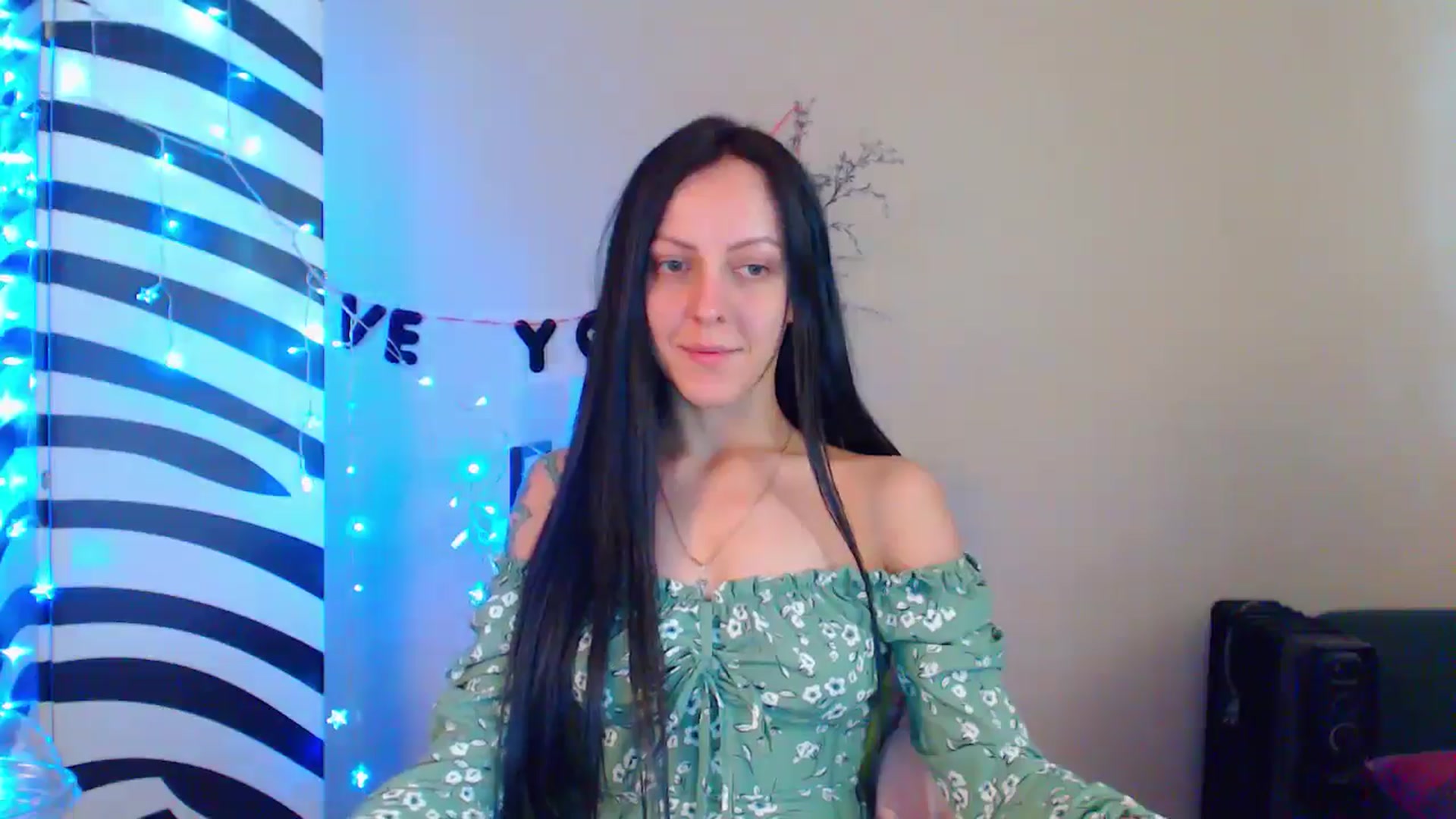 Gallery image thumbnail from MiracleMiss's myfreecams stream on, 07/25/2024, 09:15 image 13 of 20