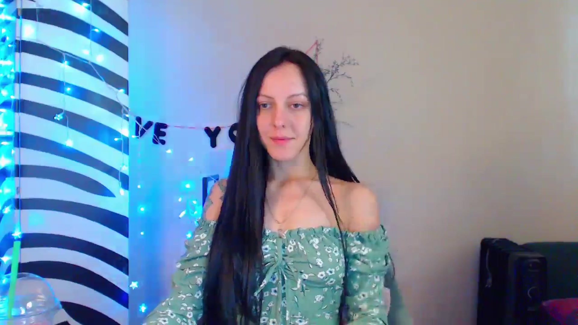 Gallery image thumbnail from MiracleMiss's myfreecams stream on, 07/25/2024, 09:15 image 9 of 20