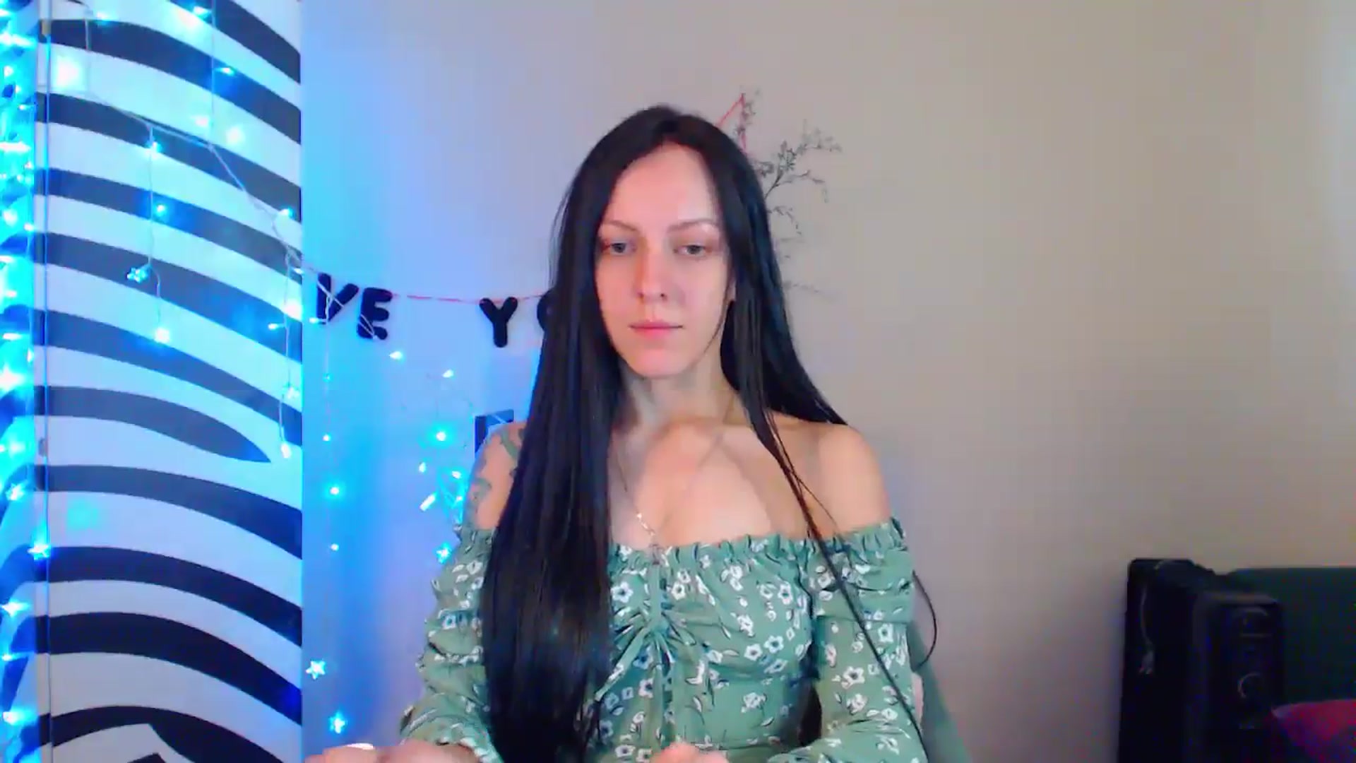 Gallery image thumbnail from MiracleMiss's myfreecams stream on, 07/25/2024, 09:15 image 4 of 20