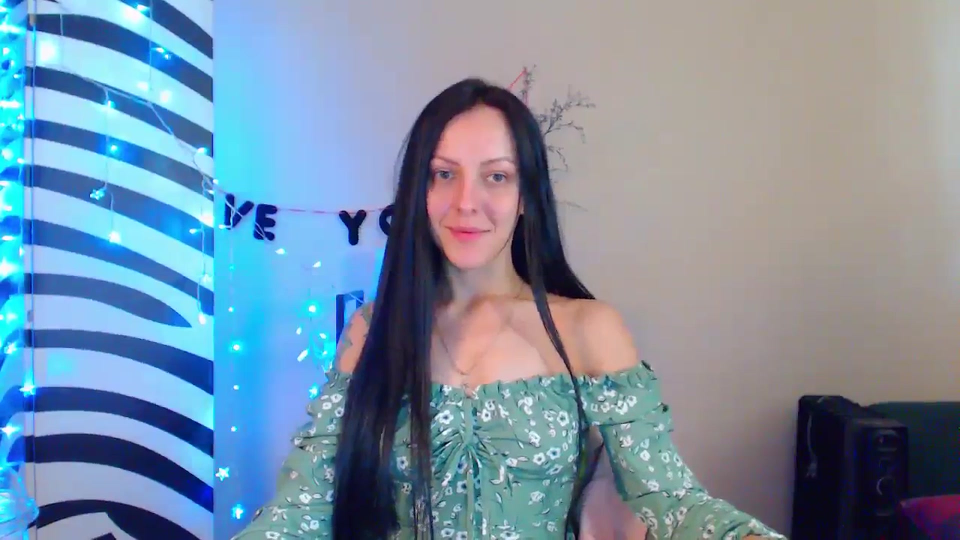 Gallery image thumbnail from MiracleMiss's myfreecams stream on, 07/25/2024, 09:15 image 15 of 20