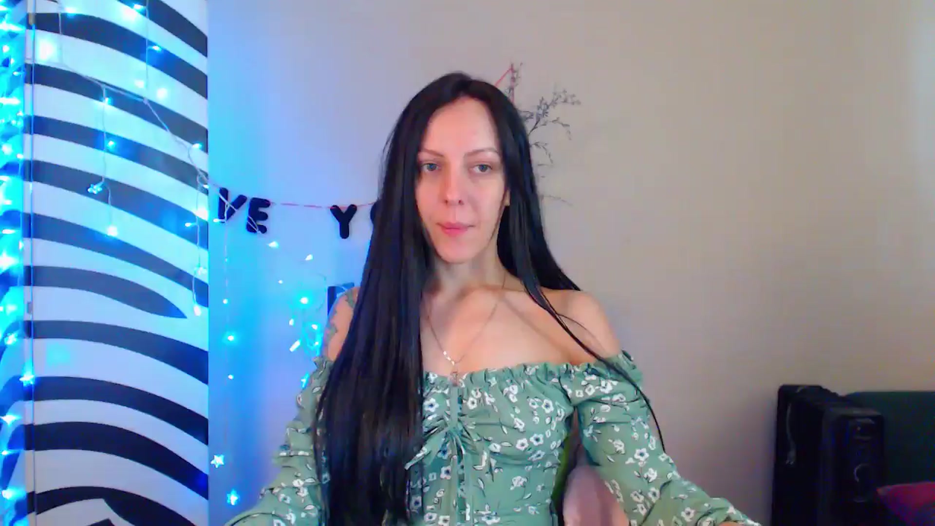 Gallery image thumbnail from MiracleMiss's myfreecams stream on, 07/25/2024, 09:15 image 2 of 20