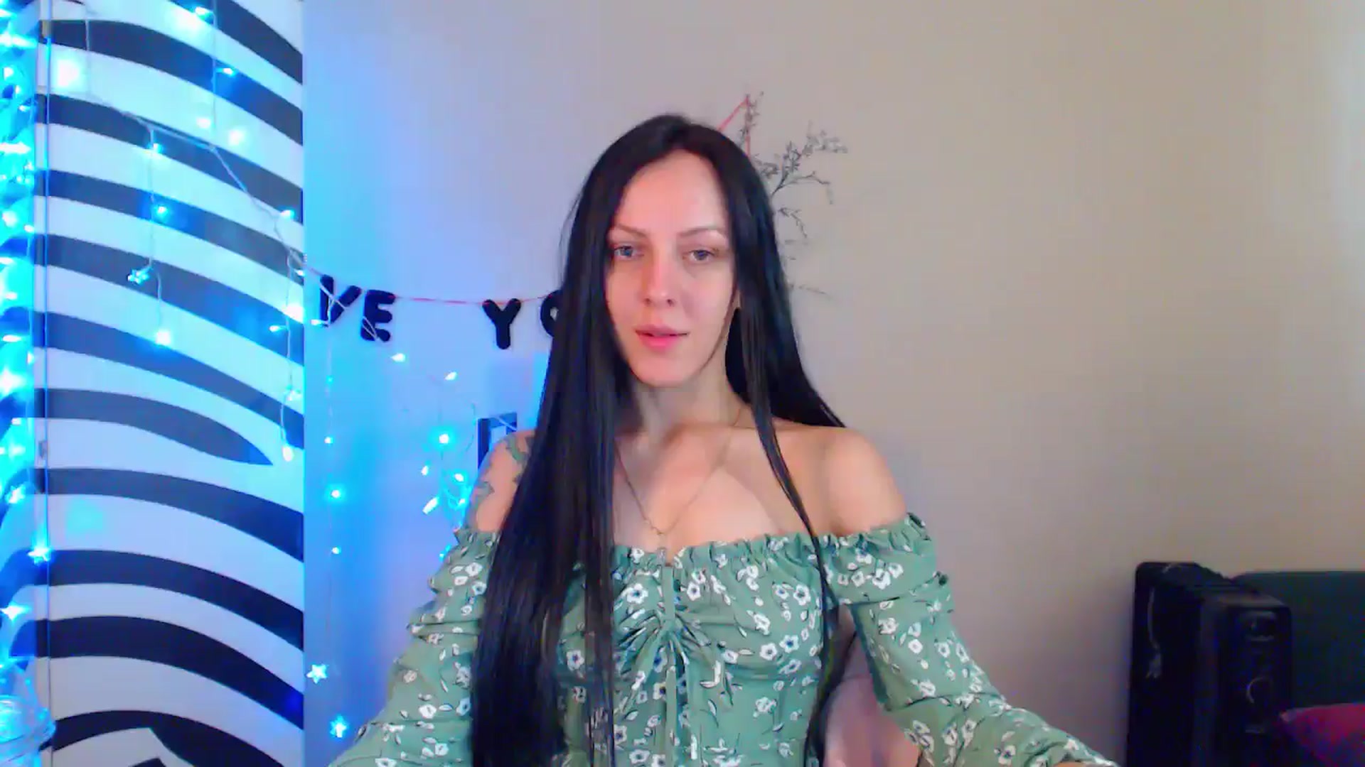 Gallery image thumbnail from MiracleMiss's myfreecams stream on, 07/25/2024, 09:15 image 16 of 20