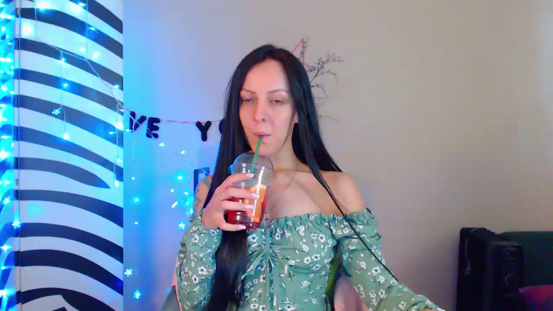 Gallery image thumbnail from MiracleMiss's myfreecams stream on, 07/25/2024, 09:15 image 5 of 20