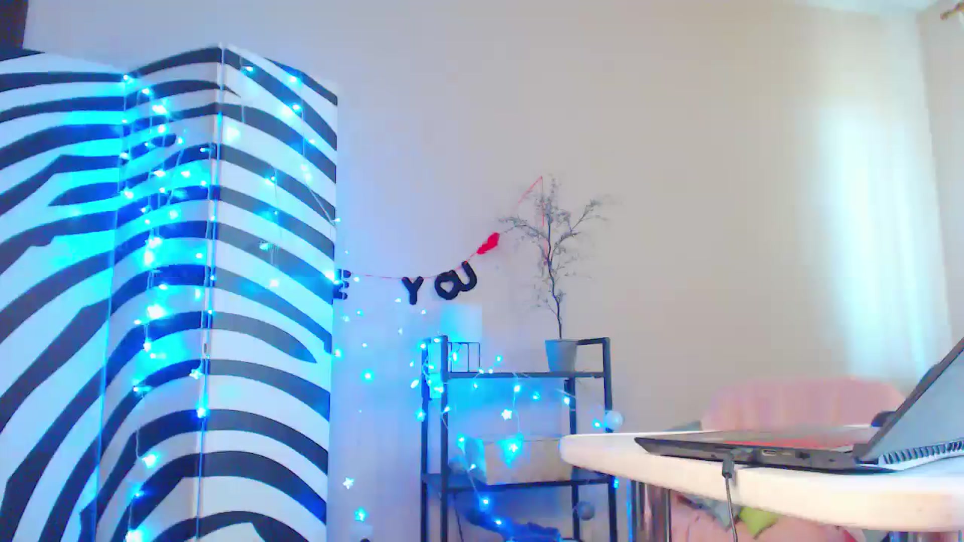 Gallery image thumbnail from MiracleMiss's myfreecams stream on, 07/25/2024, 12:29 image 19 of 20
