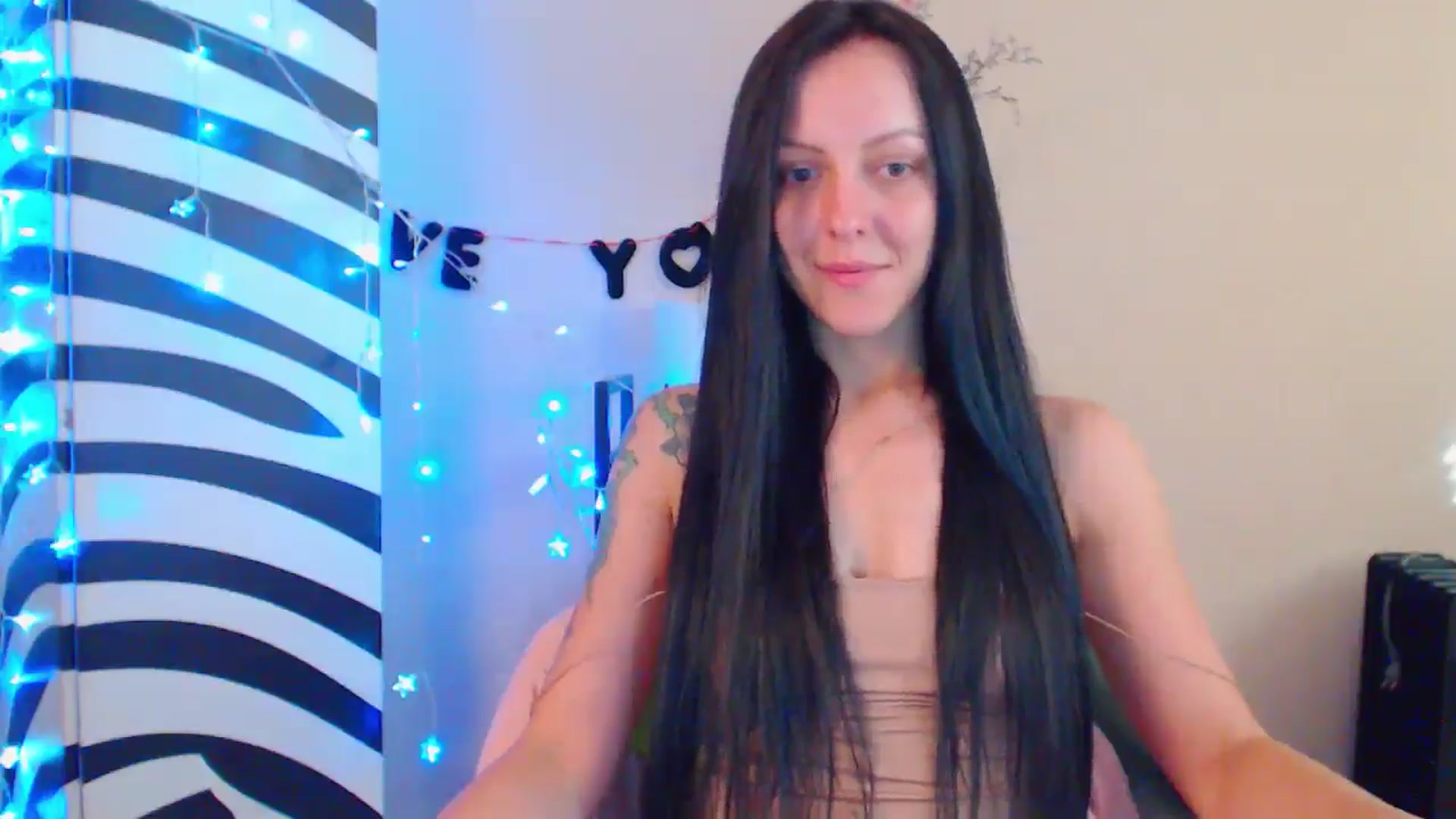 Gallery image thumbnail from MiracleMiss's myfreecams stream on, 07/26/2024, 14:35 image 7 of 20