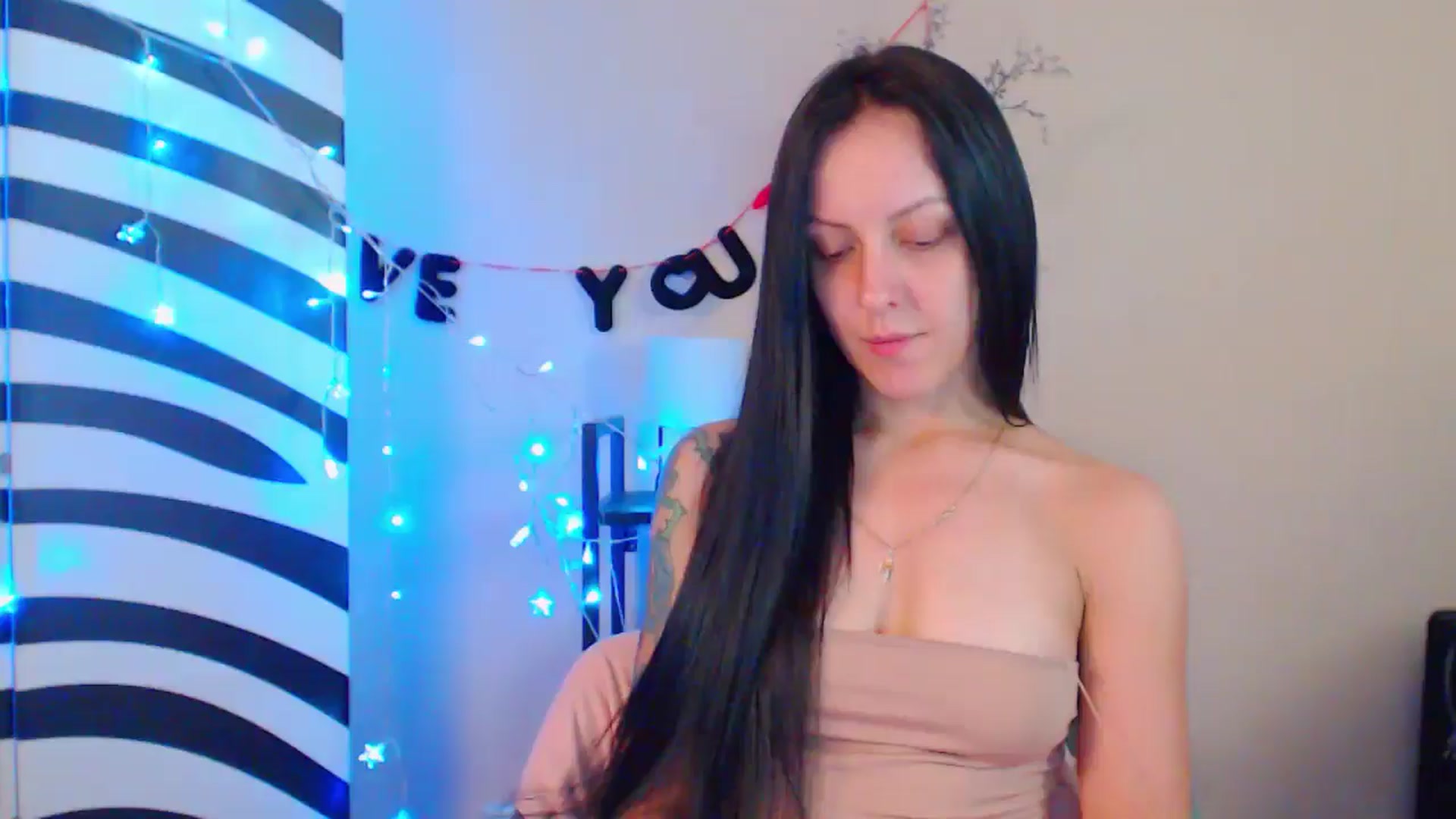 Gallery image thumbnail from MiracleMiss's myfreecams stream on, 07/26/2024, 14:35 image 10 of 20