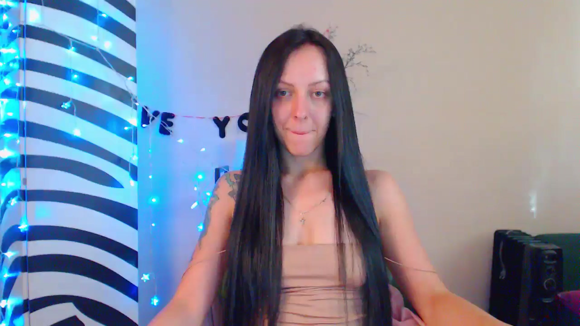 Gallery image thumbnail from MiracleMiss's myfreecams stream on, 07/26/2024, 14:35 image 4 of 20