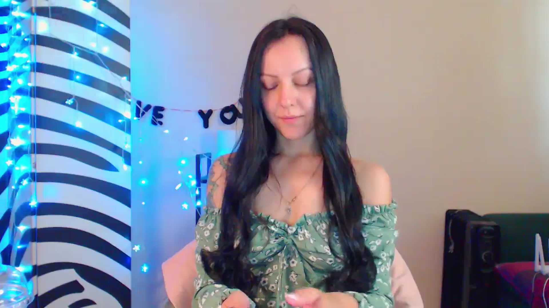Gallery image thumbnail from MiracleMiss's myfreecams stream on, 07/27/2024, 10:20 image 3 of 20