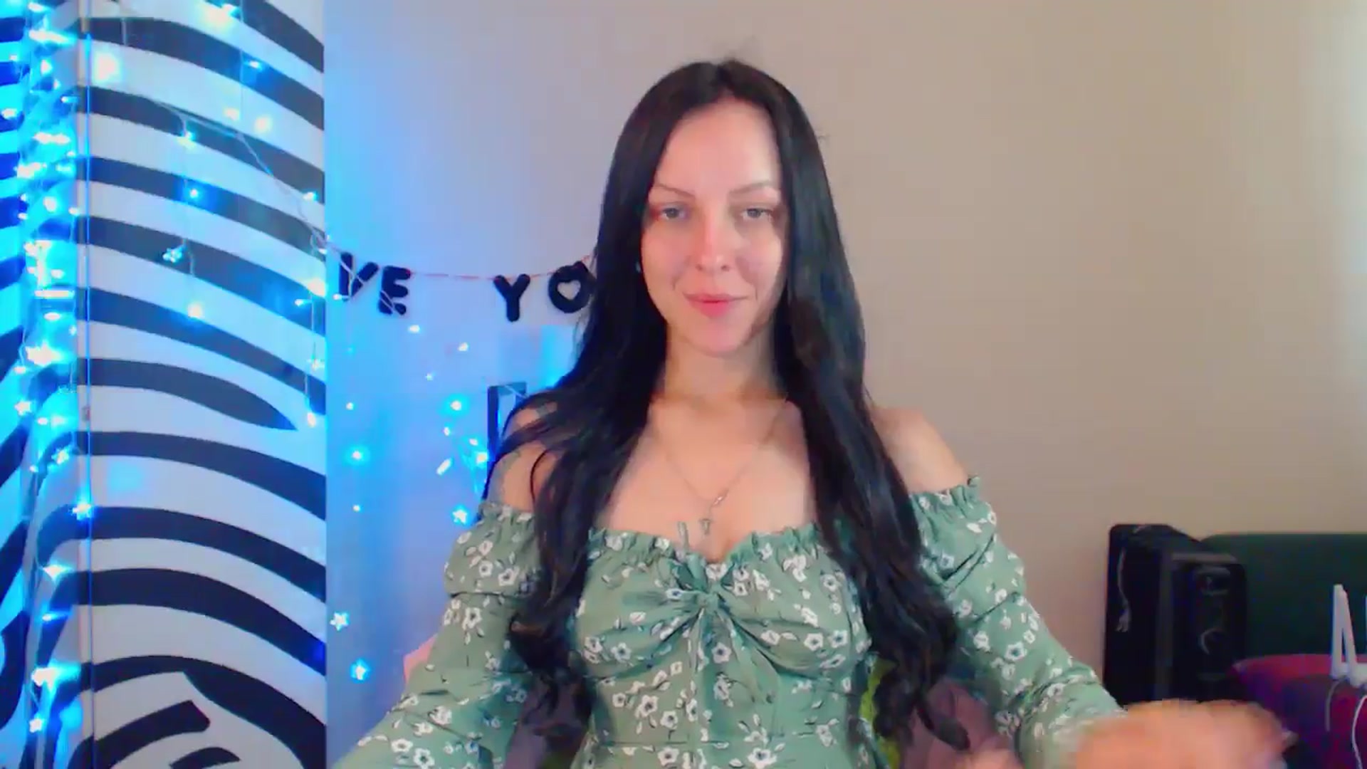 Gallery image thumbnail from MiracleMiss's myfreecams stream on, 07/27/2024, 10:20 image 7 of 20