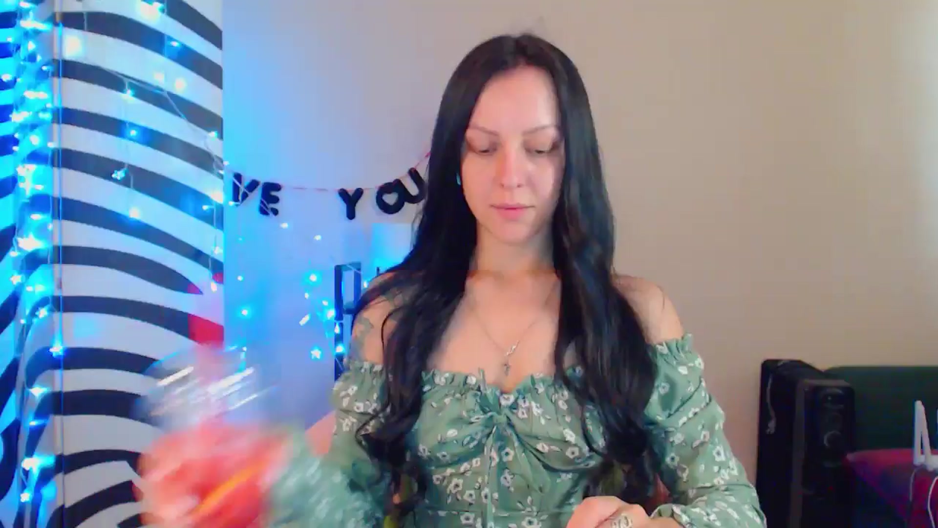 Gallery image thumbnail from MiracleMiss's myfreecams stream on, 07/27/2024, 10:20 image 5 of 20